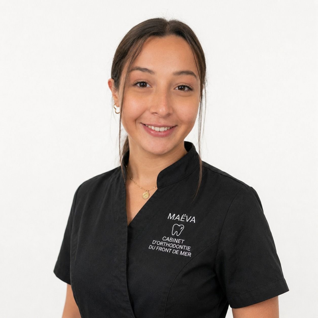 Maeva, assistante orthodontique